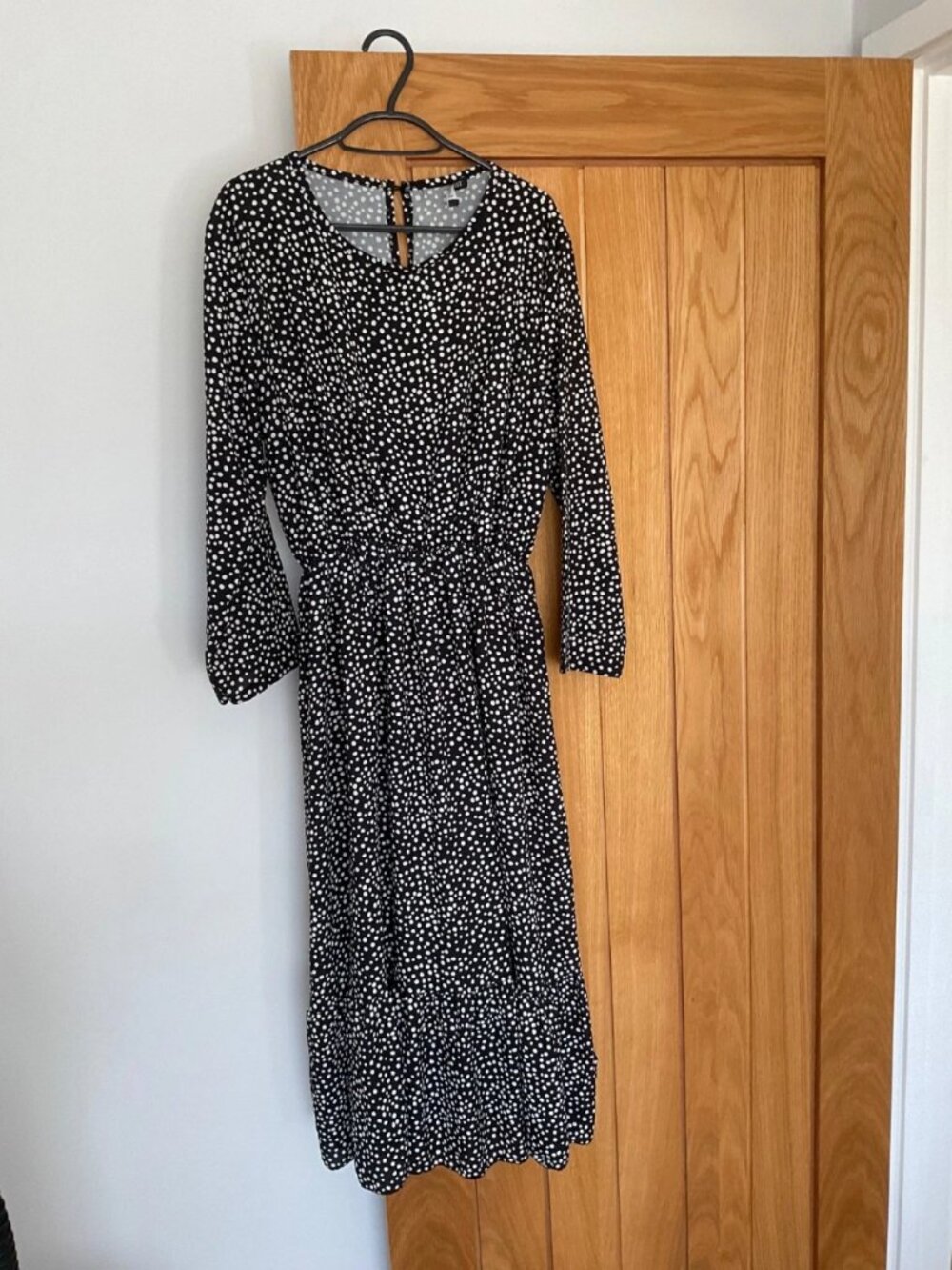 SAW IT FIRST Womens Black White Spot Midi Dress